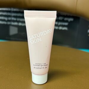 Saturday Skin acai bedry and oats Antioxidant Gel Cleanser